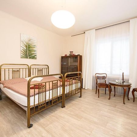 Libusina Villa Кутна-Гора Экстерьер фото